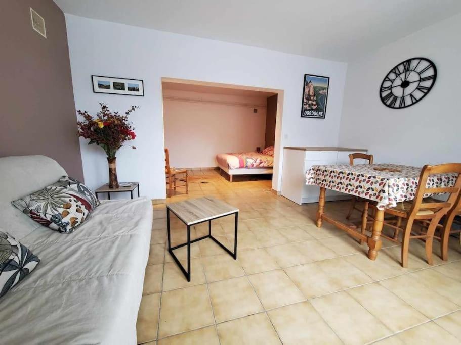 Studio Au Pied Du Chateau De Castelnaud ภายนอก รูปภาพ